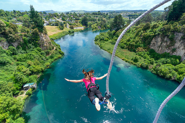 Bungy Jump Taupo Wicked Hens 2