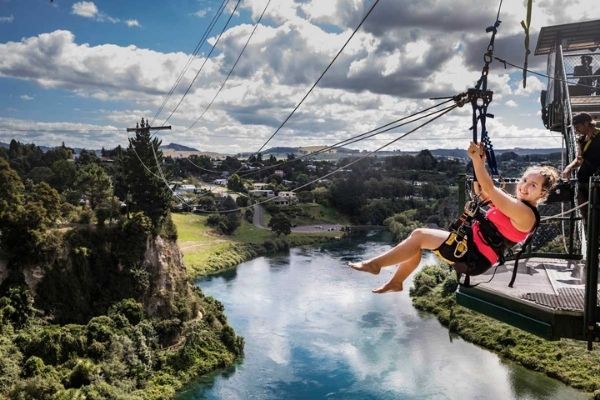 Bungy Jump Taupo Wicked Hens